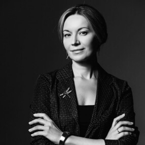 Юлия Алиферова